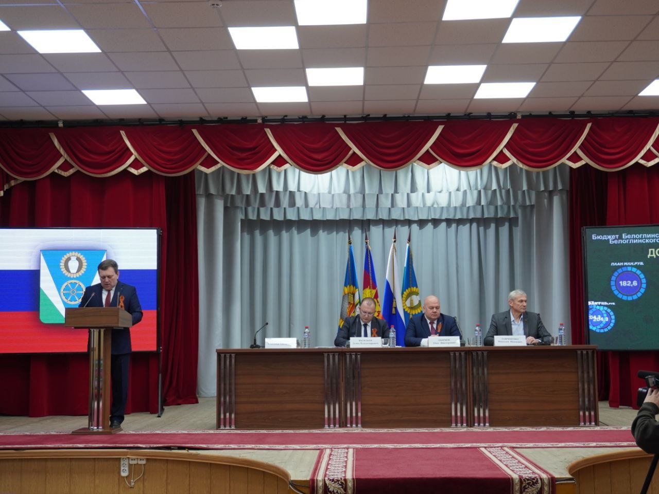 В Белоглинском районе заслушали доклад глава Белоглинского сельского поселения