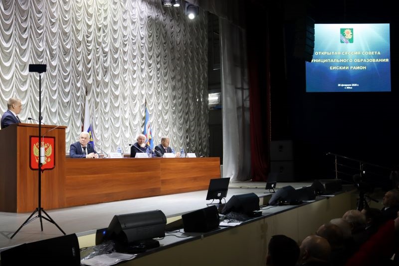 Начальник отдела Краевого БТИ по Ейскому району Алексей Кондратьев принял участие в открытой сессии Совета муниципалитета