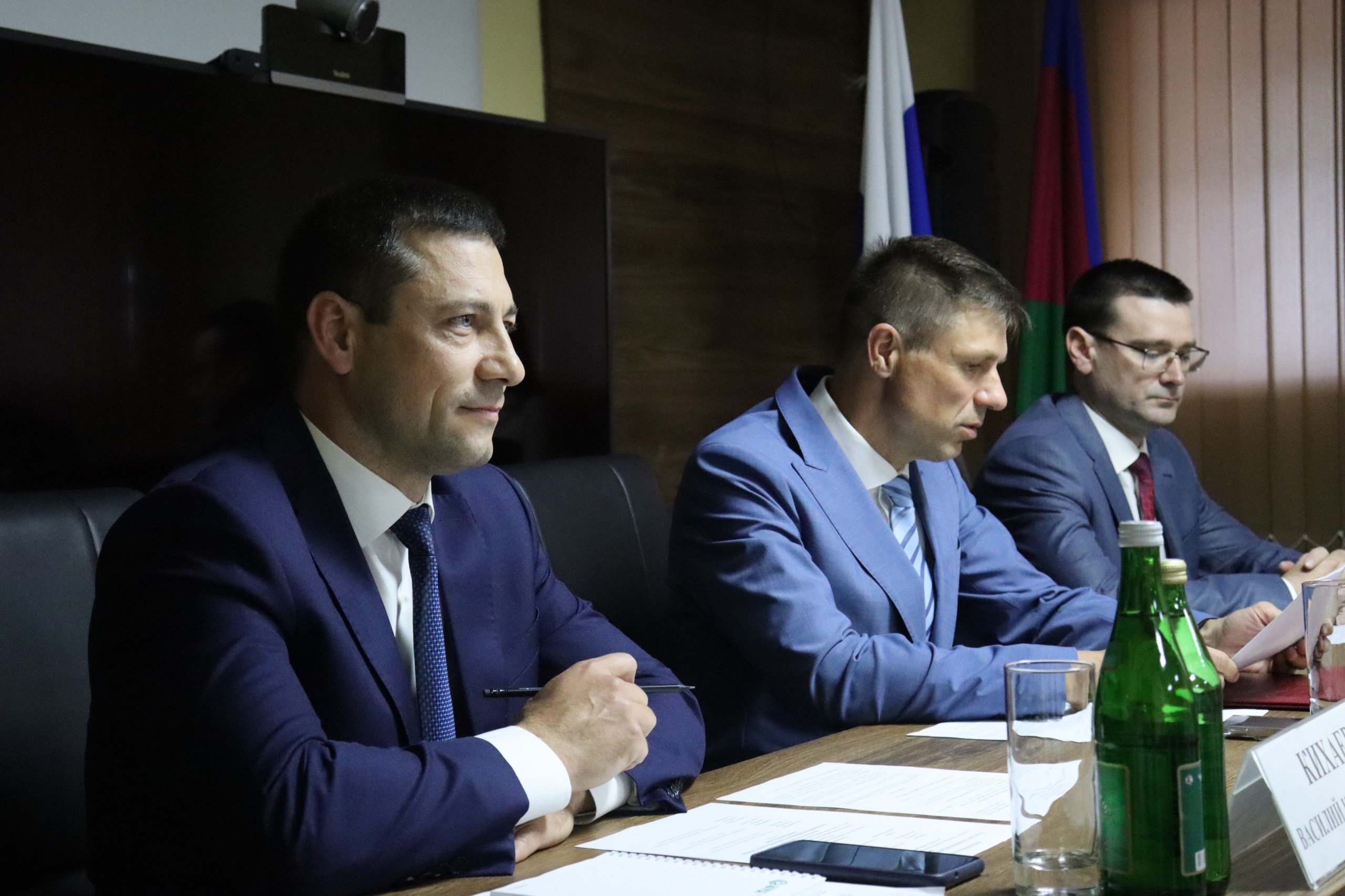 Сотрудникам Краевого БТИ представили руководителя Василия Кихаева