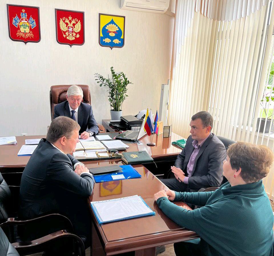 С рабочим визитом наши коллеги побывали в администрации Калининского района