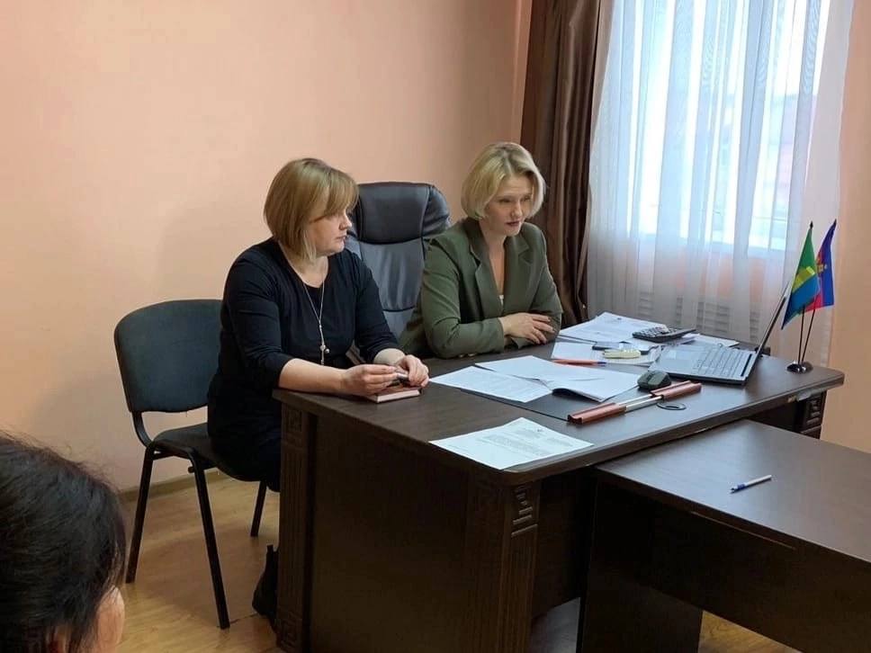 Начальник Управления муниципальной собственности администрации Абинского района Нина Федосеева провела рабочую встречу  по вопросам имущественных отношений
