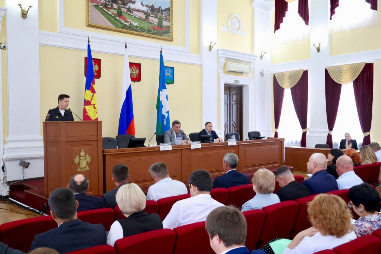 В Кавказском районе прошло расширенное пленарное заседание администрации