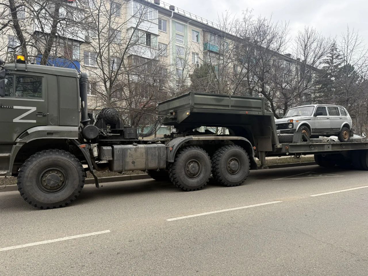 Краевое БТИ безвозмездно передало автомобили в зону СВО